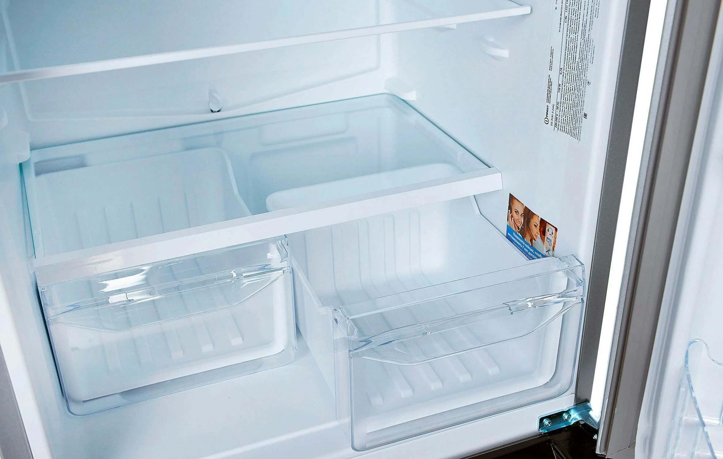 Полезная морозилка. Индезит ds3181s. Морозилка в холодильнике Индезит. Холодильник Индезит f160183.