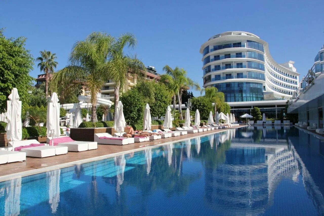 Q premium. Q премиум Резорт Алания. Premium Resort 5 Турция Аланья. Q премиум Резорт 5 Алания. Q отель Турция Алания.