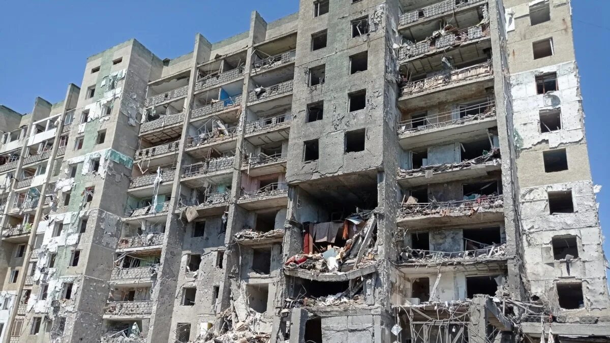 Обстрел областей со стороны украины сегодня. Разрушенное здание. Разрушенный город. Девятиэтажный дом. Разрушенные города Украины.
