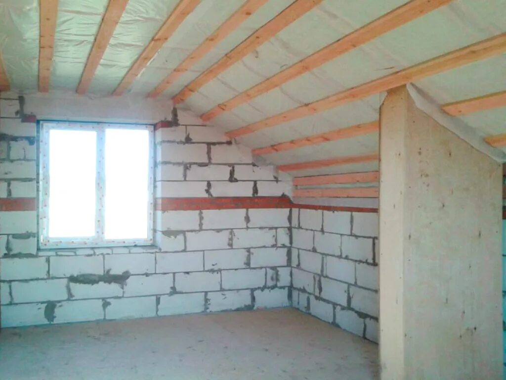 Стены из газобетона в частном доме. Отделка внутри дома из пеноблоков. отделка стен из газобетона. отделка газобетона внутри. дома из газобетона внутри.