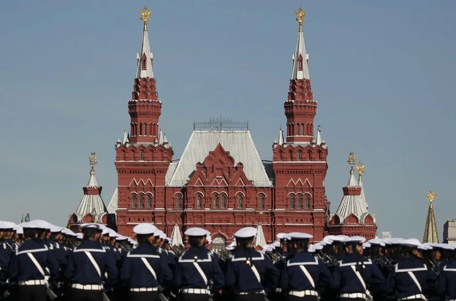 Примут участие в параде победы. Московский Кремль парад Победы. Кремль парад 9 мая. Москва Кремль красная площадь парад. Москва Кремль 9 мая.