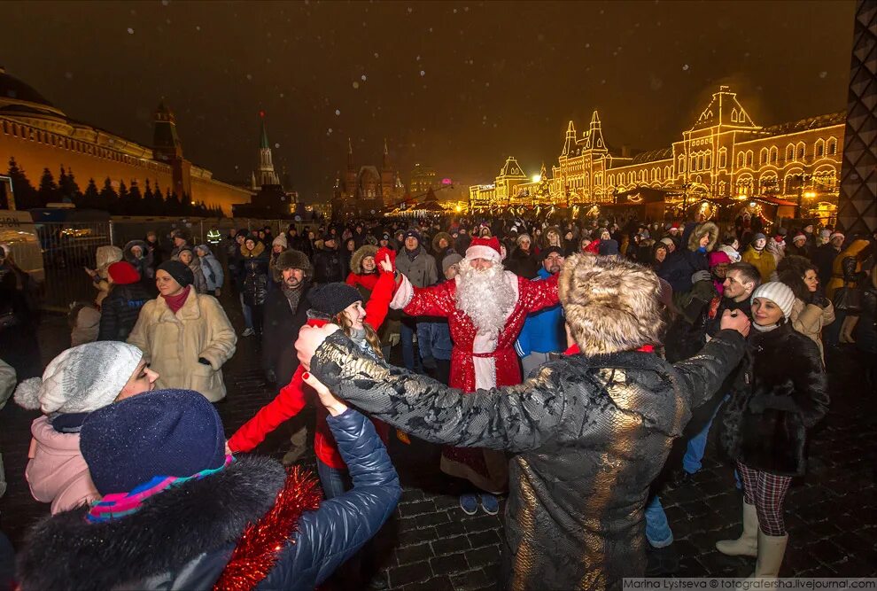 Красная площадь новый год. Новогодние гуляния. Красная площадь в новогоднюю ночь. Празднование нового года в России. Отметить новый год в январе