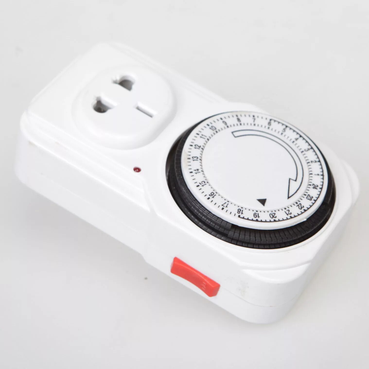 электронный таймер для аквариума. пилот с таймерами для аквариума. умный таймер. таймер для аквариума. таймер для аквариумного освещения.