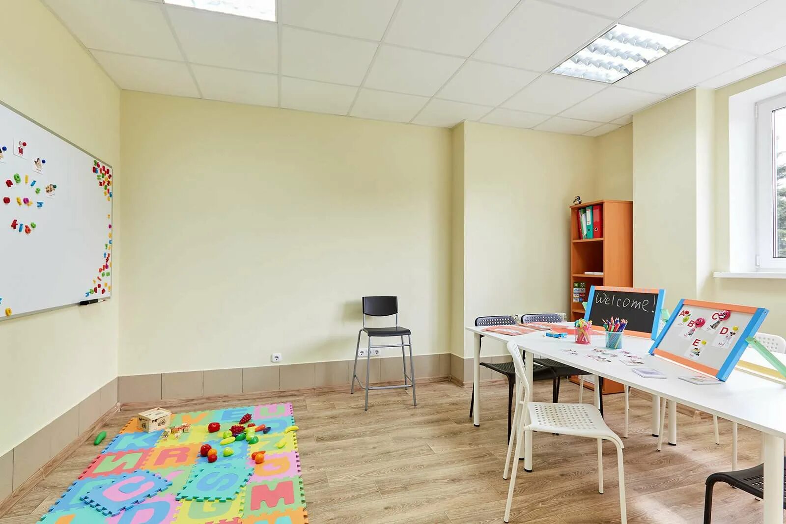 Преподавание английского детям. Занятие студия английский. Английский для детей минск. Английский для детей минск. Обучение английскому дошкольников.