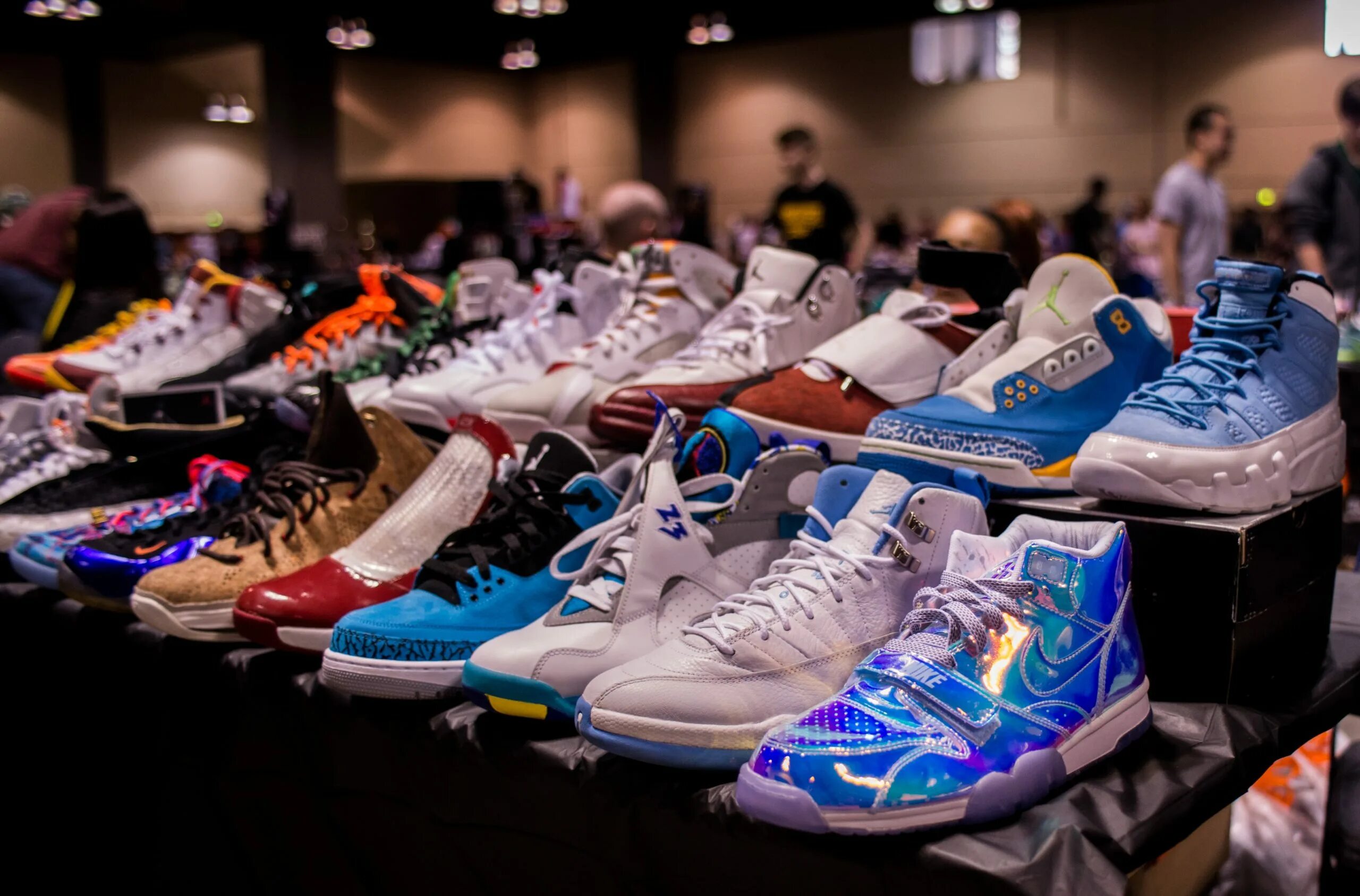 Sneakers кроссовки. Сникер культура. Сникерхед трубная. Сникер культура. Сникер культура.