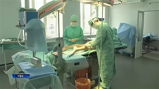 Ожоговое отделение 18 больницы уфа. Медсестра ожогового отделения. Ожоговый центр уфа реанимация. Медицинское оборудование в ожоговых центрах. Ожоговый центр вологда зелёный здание.