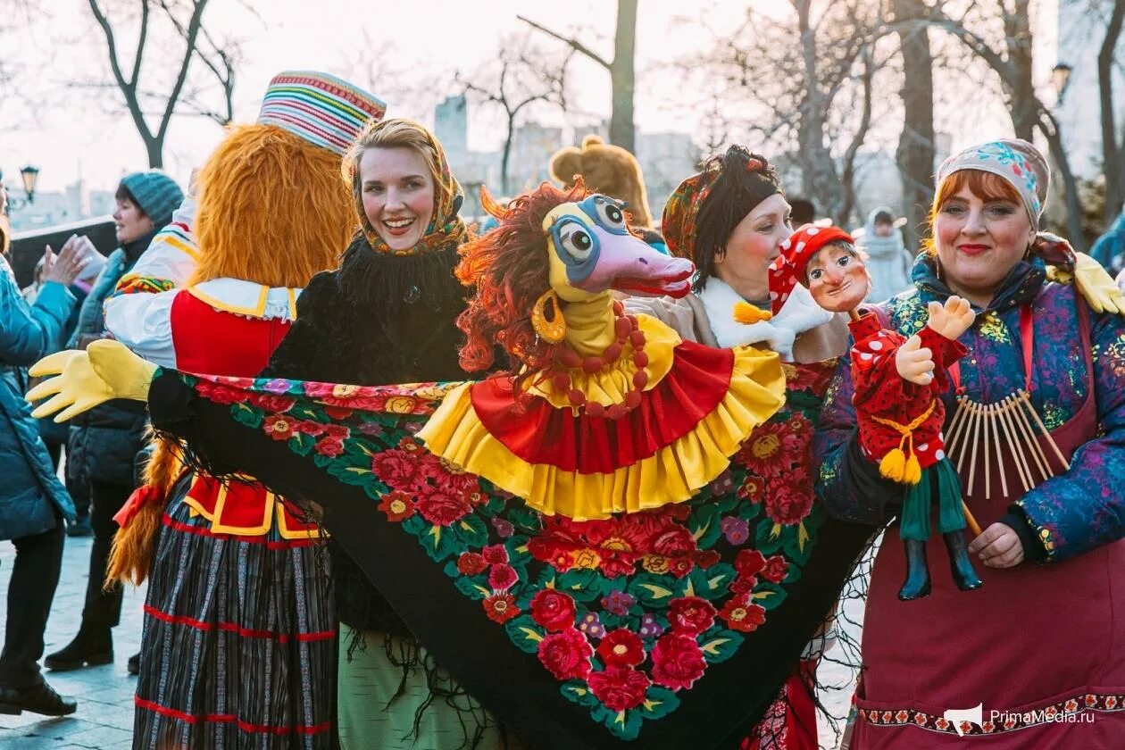 Проводы Масленицы. Масленица фотосессия. Масленичные празднования. Украшения на Масленицу для улицы.