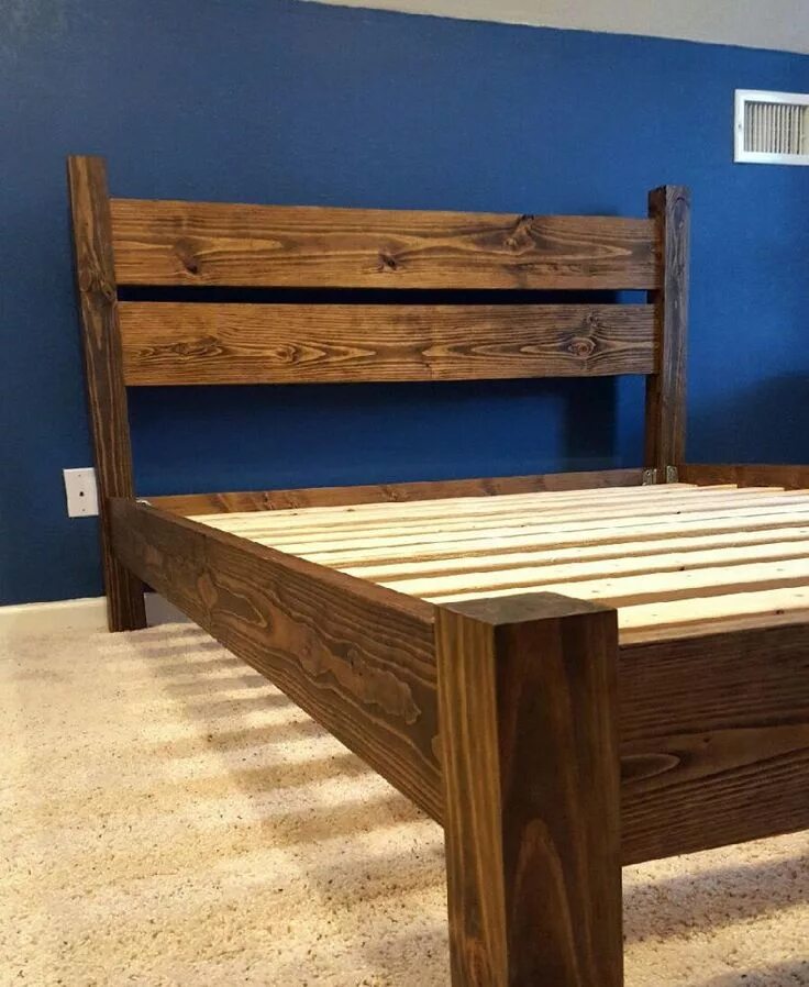 Самодельная кровать из дерева. Кровать деревянная. Кровать из массива дерева. Кровать массив дерева. Деревянный каркас кровати.