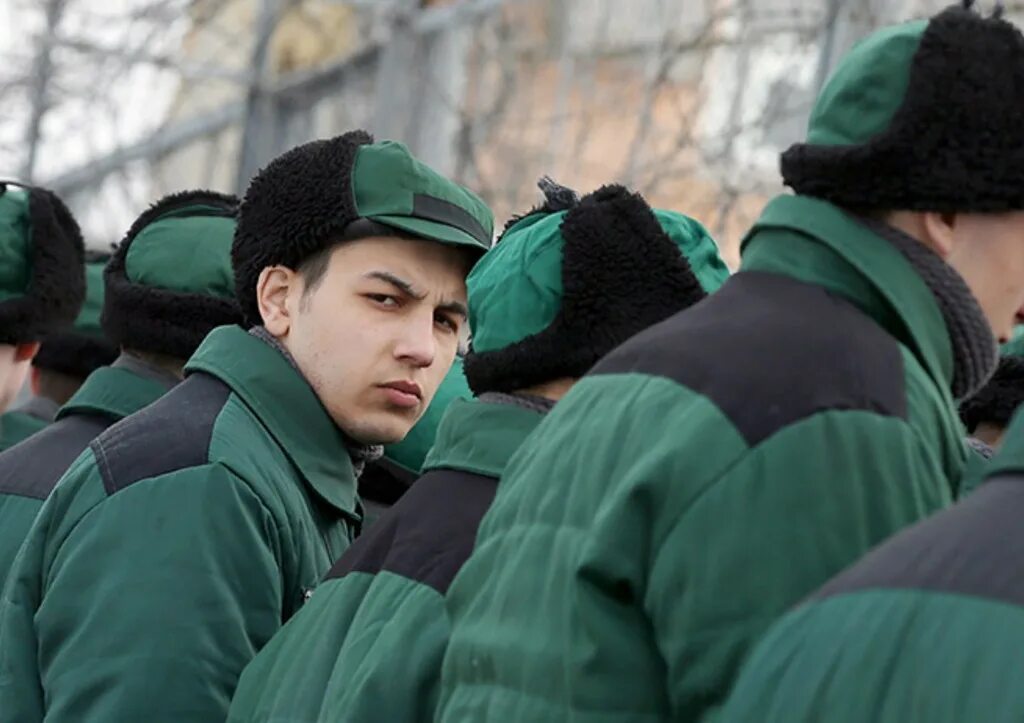Колония для бывших сотрудников полиции. Колония для несовершеннолетних. несовершеннолетние заключенные.