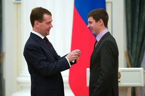 Медведеву подарили