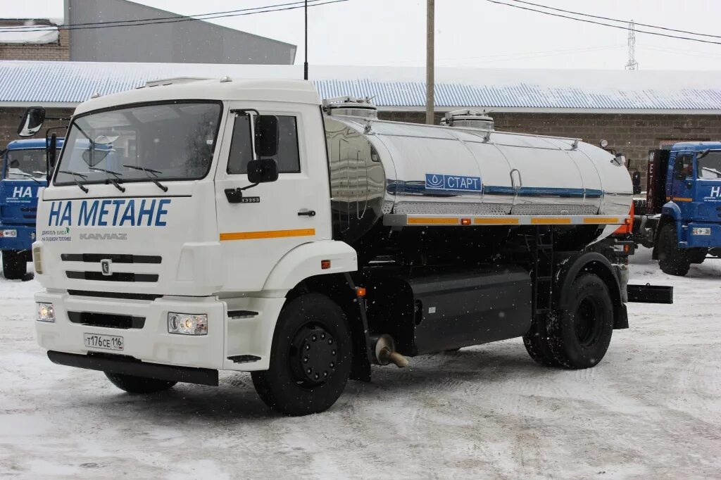 Камаз водовозка. Водовозка КАМАЗ 43118. КАМАЗ 43253 водовоз. КАМАЗ 43253 АЦПТ. КАМАЗ евро 5 водовозка.