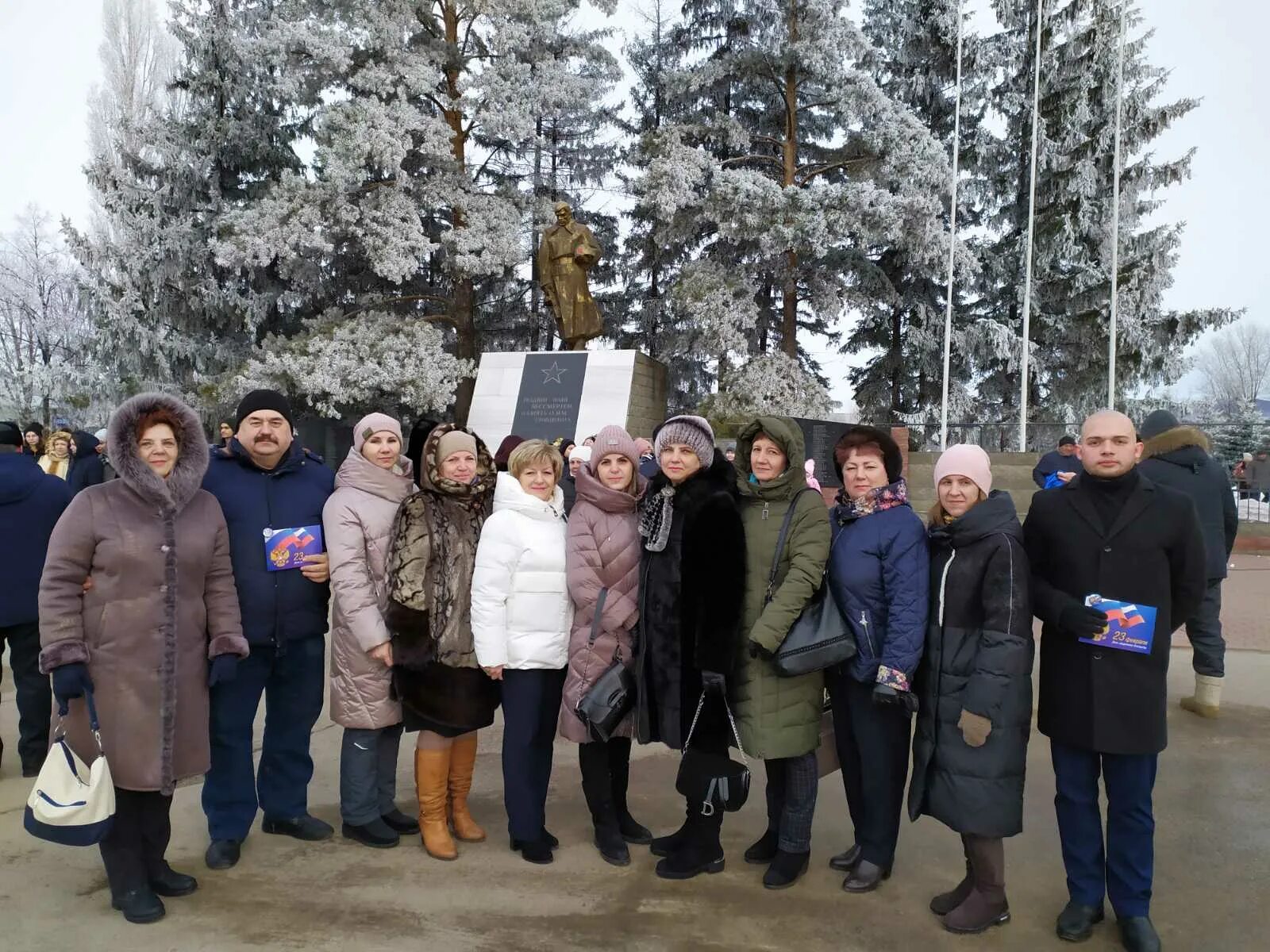 ГБОУ СОШ 4 пгт Безенчук. Педагоги ветераны Безенчука. Парад в Безенчуке 2021. История школ Безенчука.