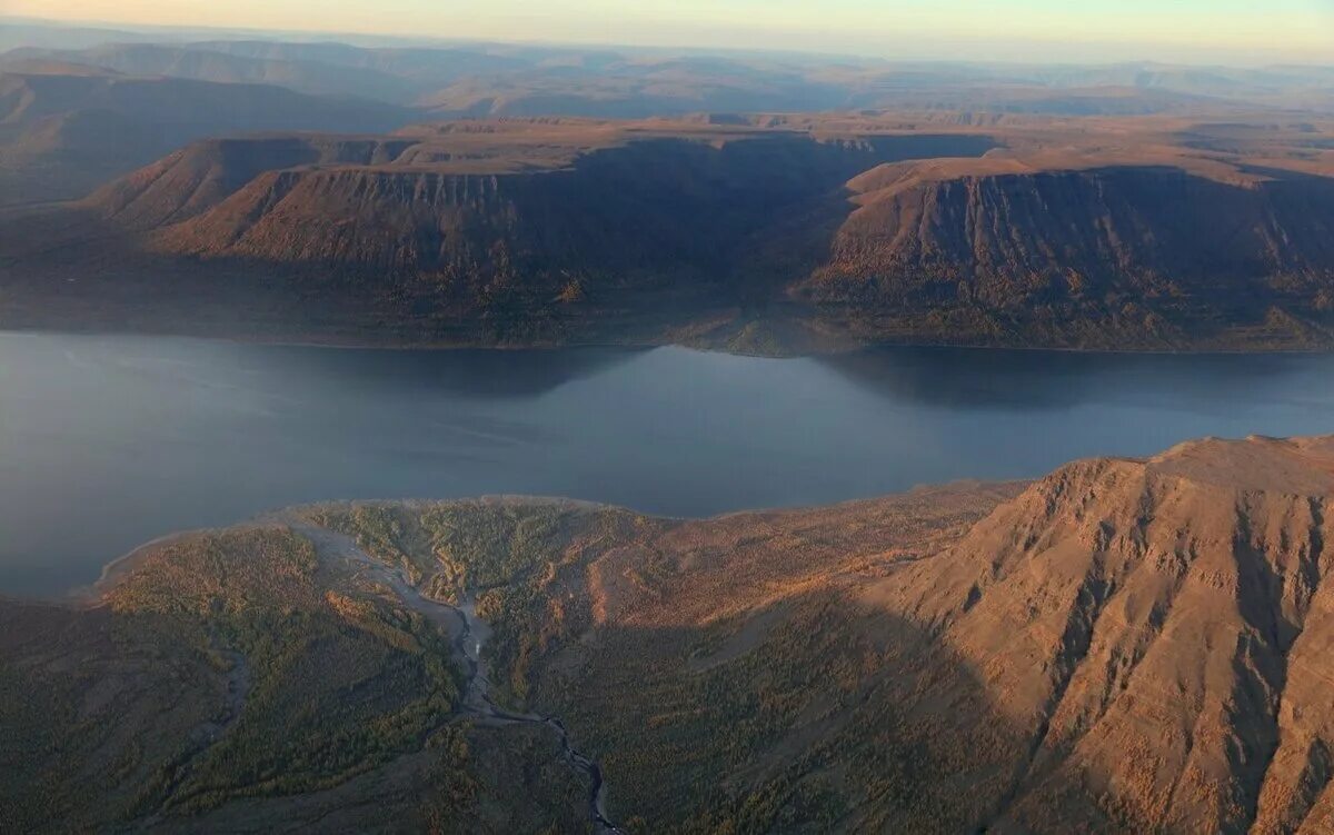 Плоскогорье плато Путорана. Трапповое плато Путорана. Среднесибирское плоскогорье (плато Путорана),. Каньоны плато Путорана. Среднесибирская город