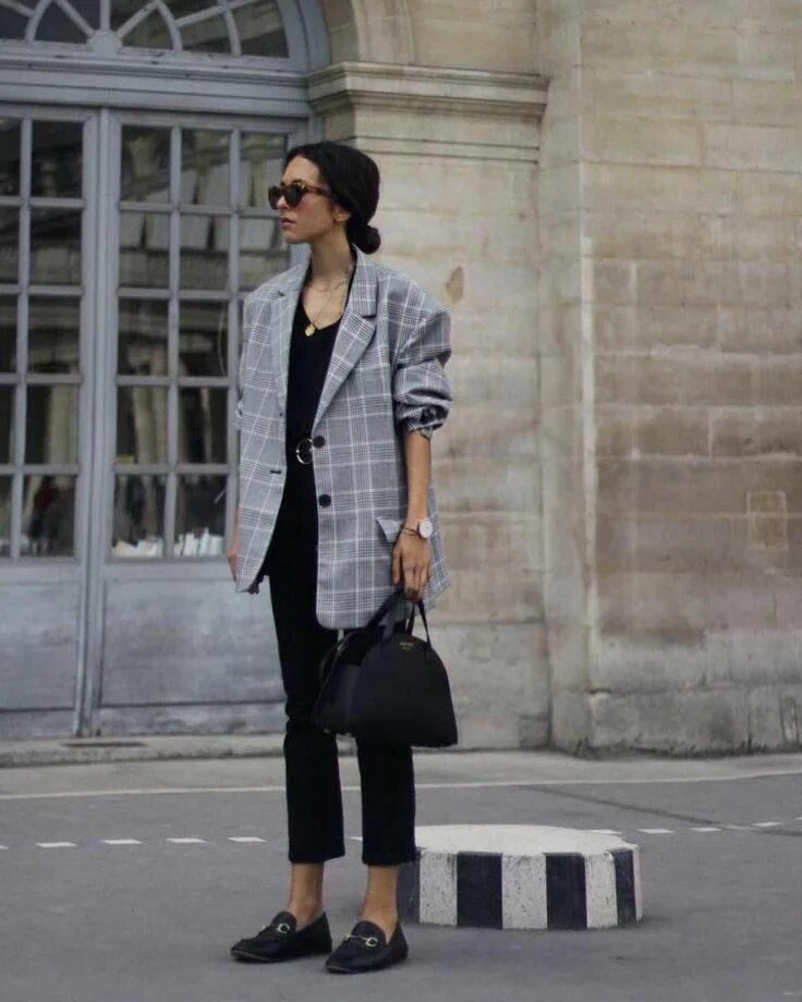 Луки с пиджаком женские. Образ с пиджаком женский. Жакет оверсайз женский. Пиджак оверсайз луки. Образы с клетчатым пиджаком.