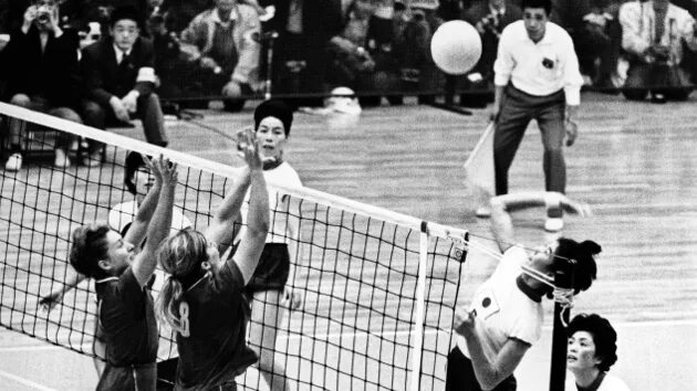 Волейбольная команда ссср на олимпиаде в мехико 1968г. Олимпиад в 1964 по волейболу. Волейбол 1949 год чемпионат мира. Олимпиаде 1964г. 1964 году в токио волейбол ссср.