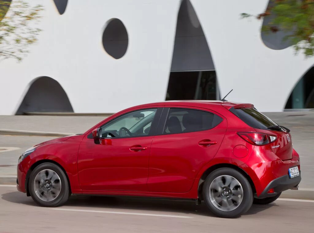 Мазда 2 2000. Мазда 2. Mazda 2 2015. 0 бензин отзывы. Мазда 2.