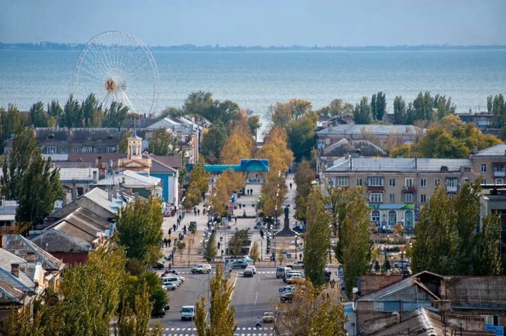 Луна парк бердянск. Порт бердянск. Работа в бердянске. Работа в бердянске. Бердянск военный порт.