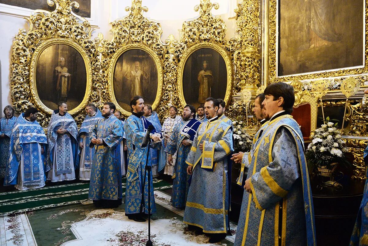 Литургия картинки. Пасха смоленск. Смоленский приход марии рождество. Успенский собор смоленск пасхальная служба 1 иая2021 года. Служба в соборе смоленск.