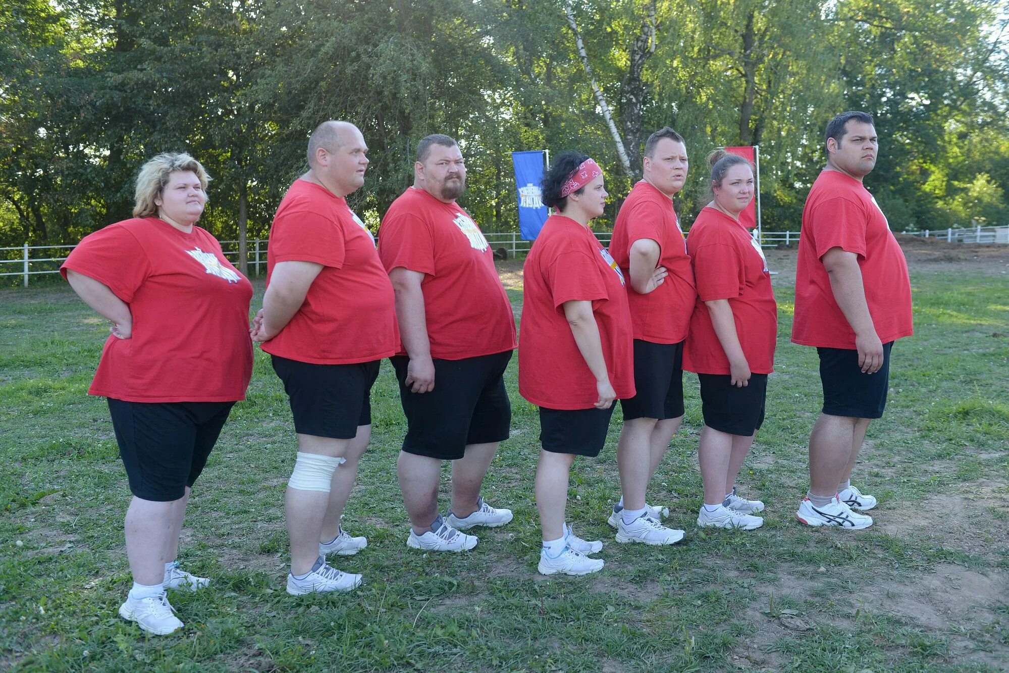 Пятница программа про толстых. Взвешенные люди СТС. Взвешенные люди (2015). Шоу взвешенные люди 2015.