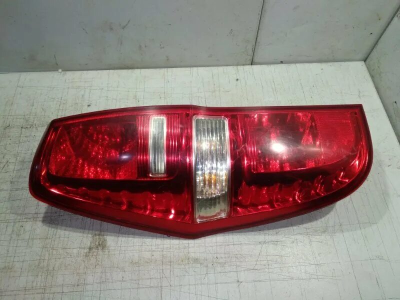 Задние фонари гранд старекс. Задний фонарь старекс. Купить задний правый фонарь в крыло на старекс 2004 года. Задние фонари на хундай н1. Фонарь задний starex h1.