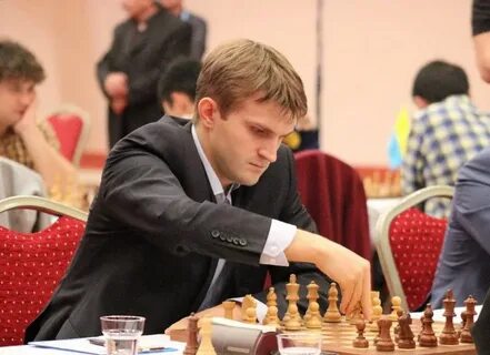 Шахматист а выиграет оба раза