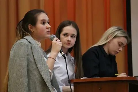 Ученица гимназии
