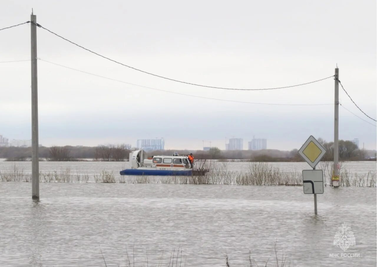 Вода в реке оке в рязани. Вода в реке оке в рязани. Разлив оки в рязани 2022. Чистый берег реки. Коростово рязанская область паводок.