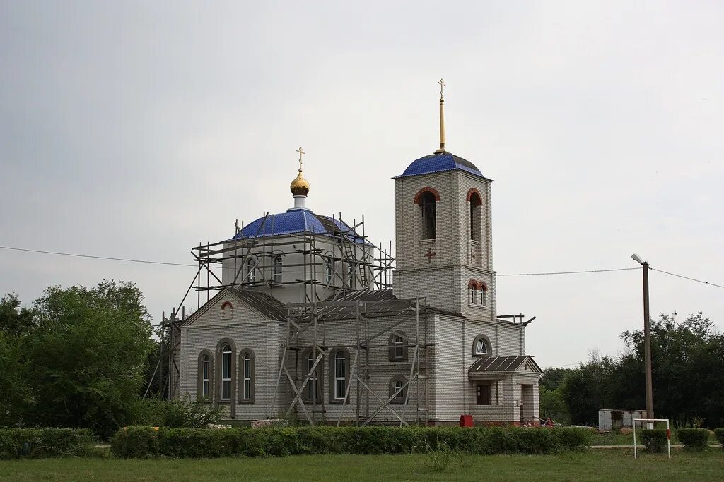 Приволжский район самарская область. Церковь в Приволжье Самарской области Приволжский район. Церковь Никольская Самарская область Приволжье. Достопримечательности села Приволжье. Никольский храм Сосновка Заволжье.