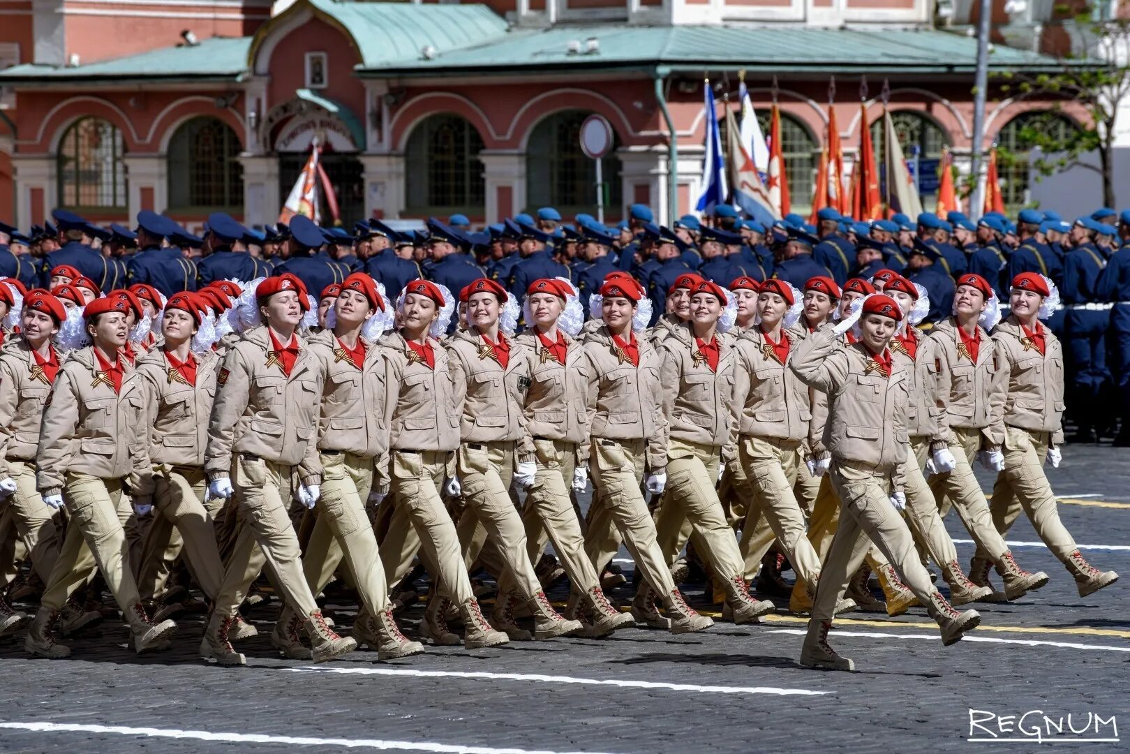 Суворовской кадетский корпус иркутск. Юнармия парад победы 2019 москва. Строевая полки идут стеной. Юнармия гимн. Парад в артеме 2022 когда.