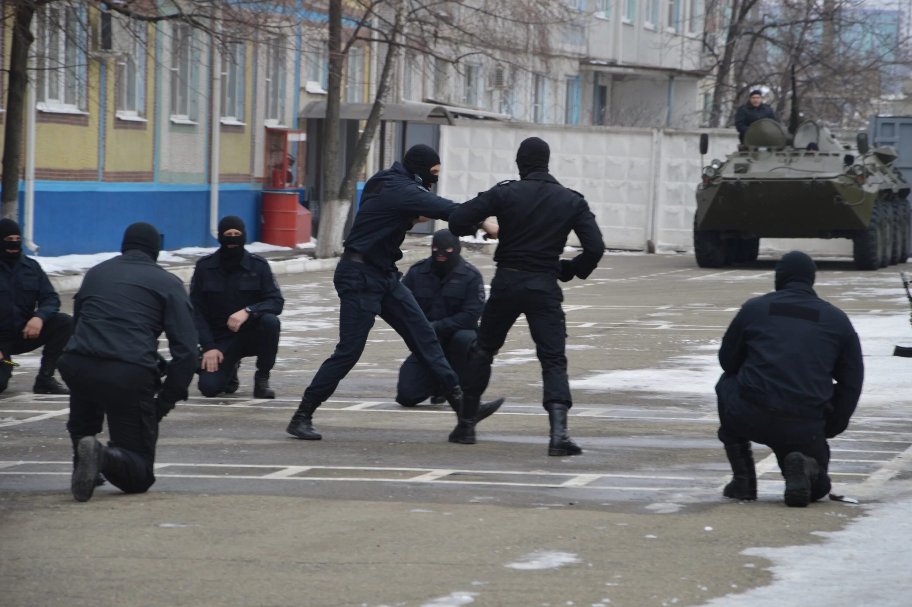 База ОМОН. Здание ОМОНА. База ОМОНА В Строгино. Городок ОМОН В Строгино.