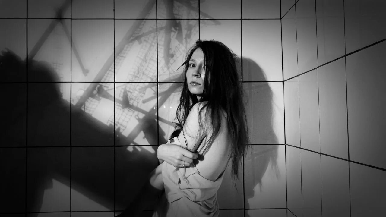 Обе две глаза. Екатерина павлова обе две. татьяна павлова обе две. две кати группа. легкая грусть обе две.