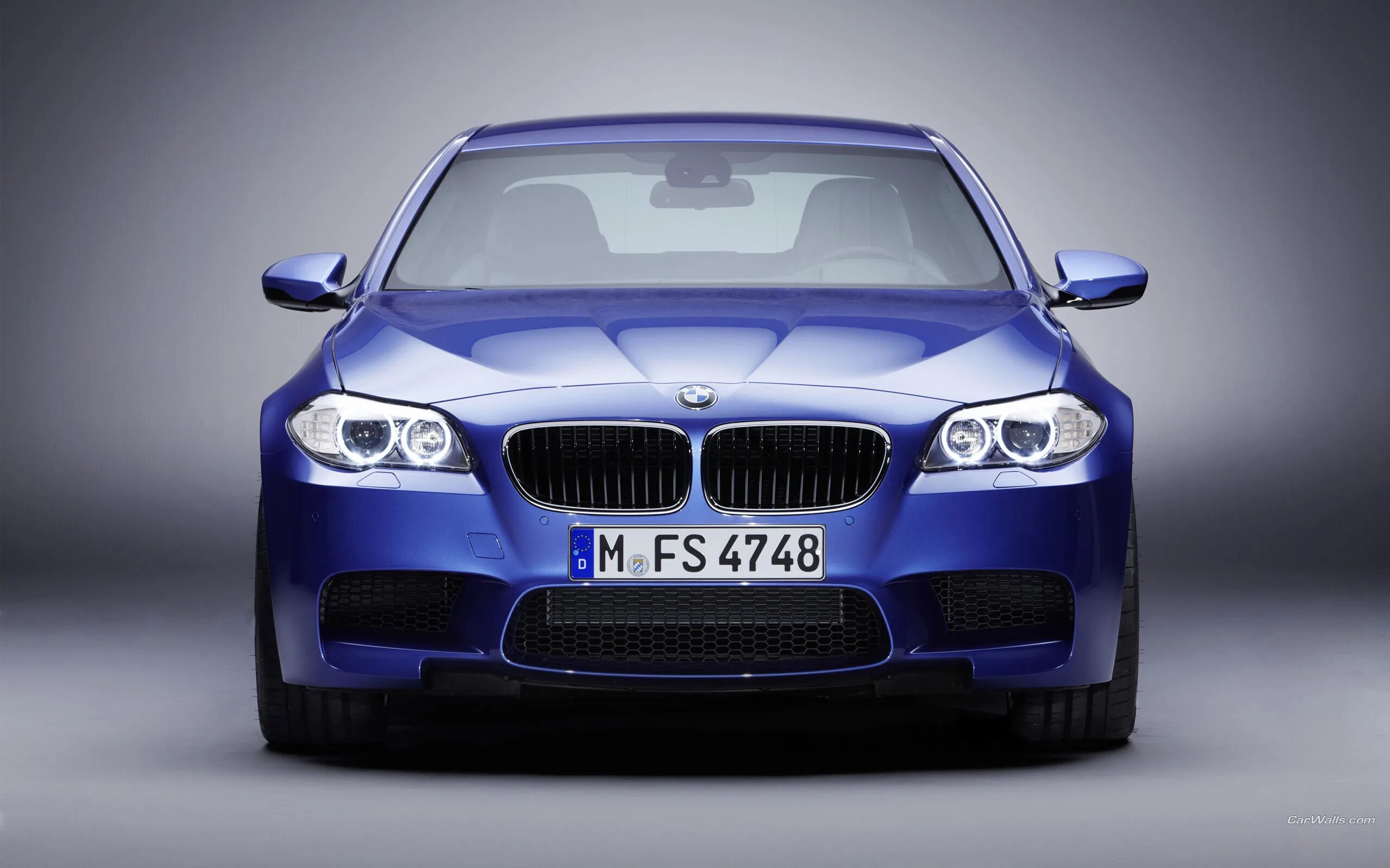 Перед автомобиля. BMW m5 f10. BMW m5 2012. BMW m5 v (f10). БМВ м5 520.