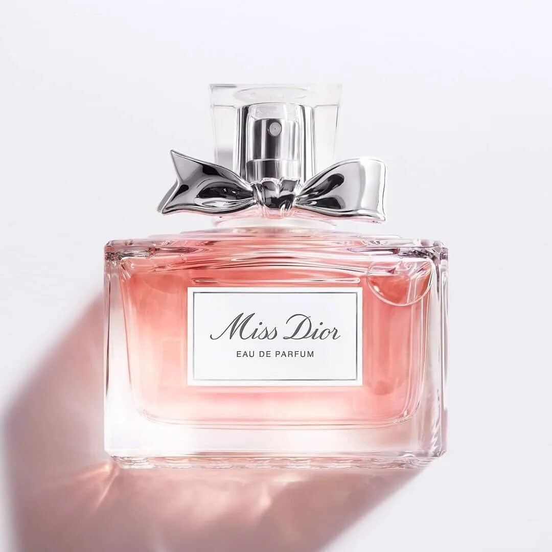 Мисс диор розовые. Christian Dior Miss Dior Eau de Parfum 2021. Miss Dior absolutely Blooming 100мл. Miss Dior Eau de Parfum (2017) Christian Dior. Dior Miss Dior absolutely Blooming Lady 30ml EDP.