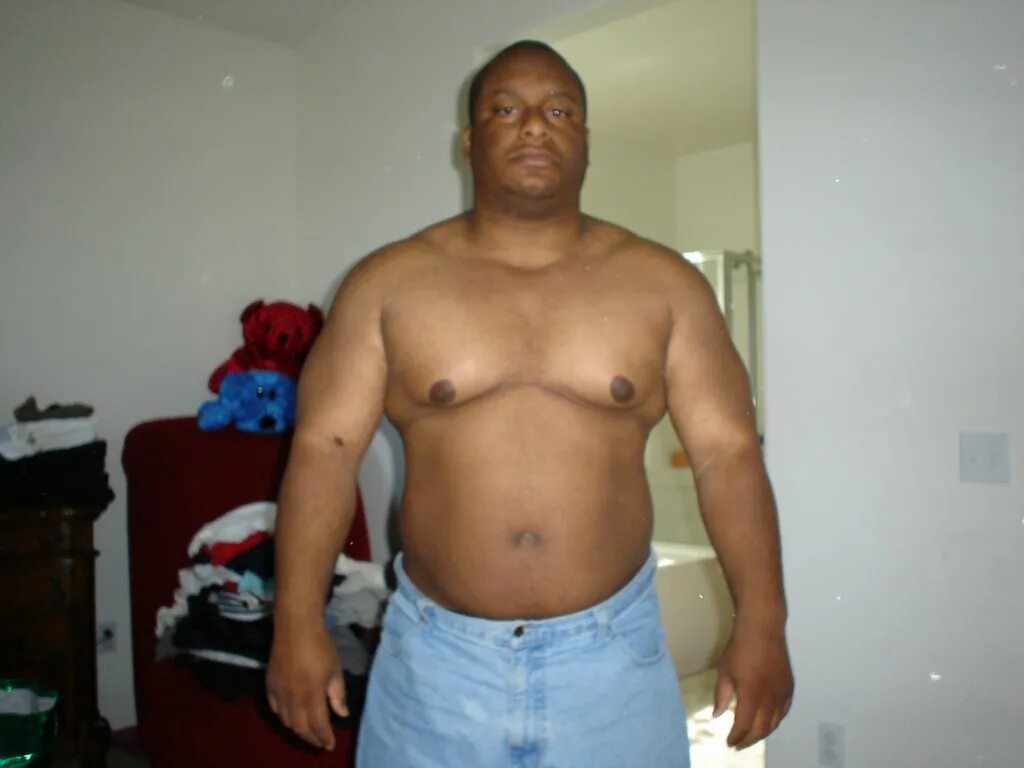 Толстый афроамериканец. Толстый Смуглый парень. Жирные темнокожие мужчины.