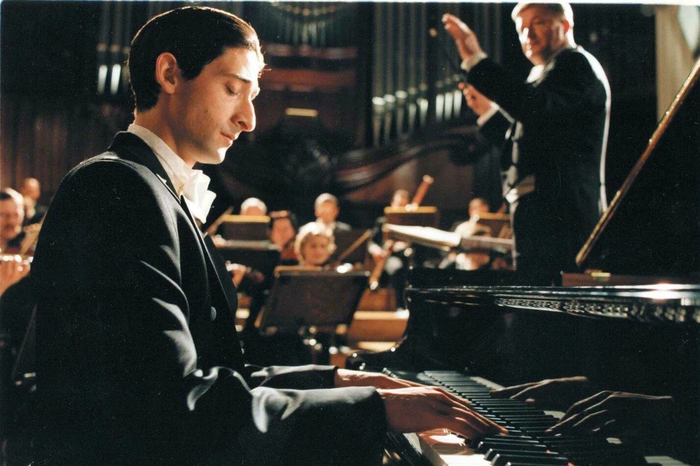 Shoot the piano player. Эдриан Броуди пианист. Пианист 2002 Эдриан Броуди. Пианист / the Pianist (2002). Пианист фильм 2002 Томас Кречманн.