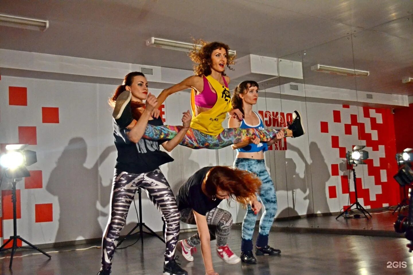 Dance life 3. Данс лайф Белгород. Данс лайф Пермь. Dance Life школа танцев. Белгород танцы.