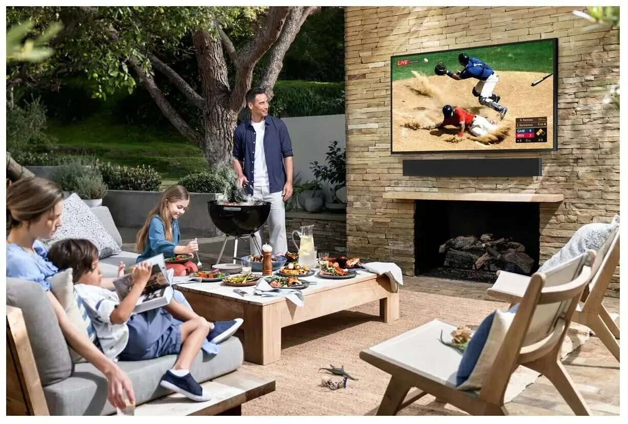 уличные телевизоры для дачи. уличный телевизор. уличный телевизор. телек на даче. мега телевизор уличный.