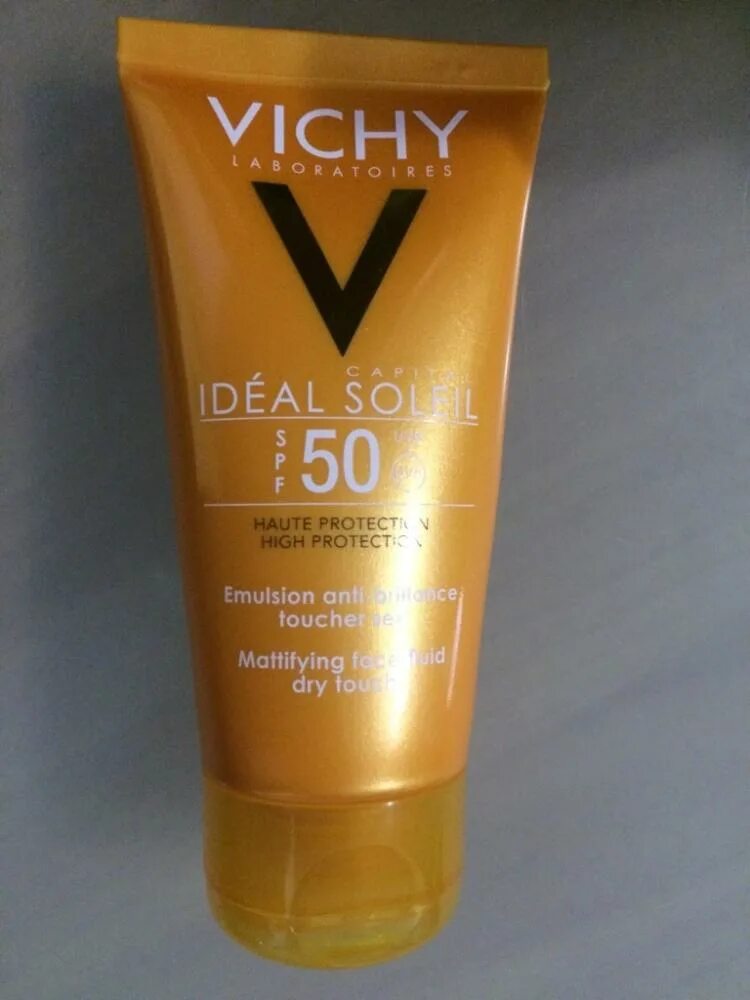 Vichy capital soleil spf 50 отзывы. Vichy СПФ 50 для лица. Матирующая эмульсия виши с СПФ 50. Vichy Capital Soleil SPF 50 эмульсия. Vichy SPF 50 для жирной.