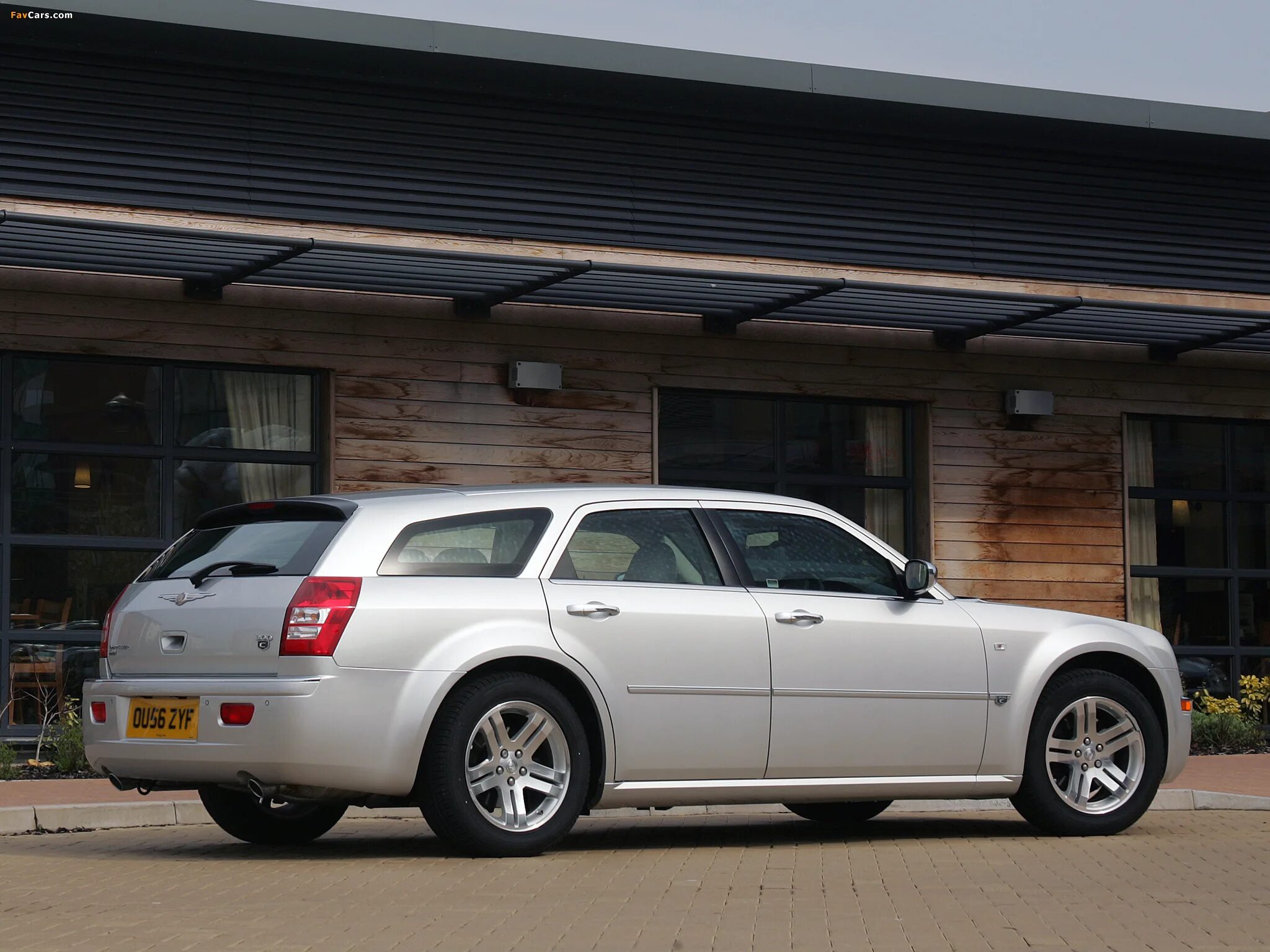 Крайслер 300с универсал. Chrysler 300 Touring. Chrysler 300 универсал. Крайслер 300с Touring.