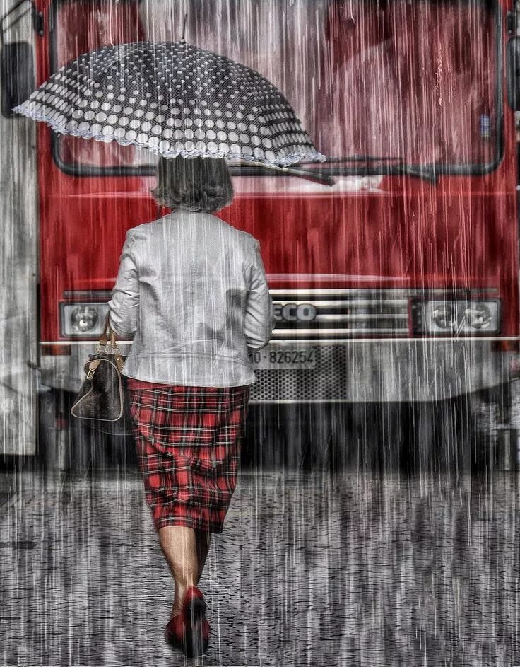 Walkink Rain. Grandmother Rain Art. Grandmother Walking in the Rain. Am walking in the rain