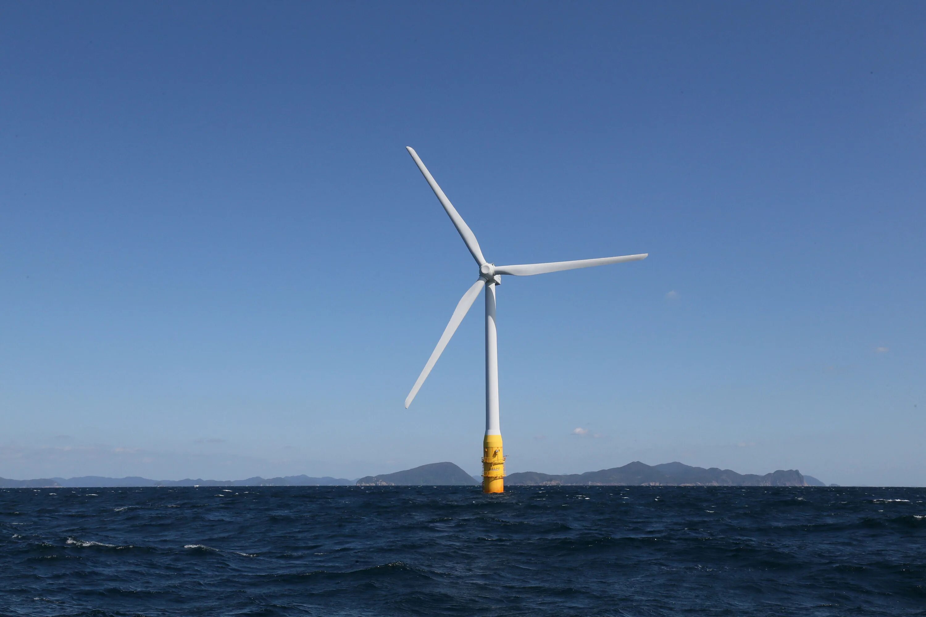 Ветрогенераторы energy wind. Сулинская вэс. Ветропарк в тикси. Вэс станция что это. Ветряные мельницы невинномысск.