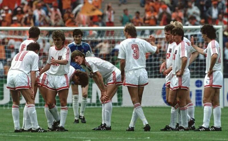 Чемпионат европы 1988 финал. Дасаев сборная ссср чм 1986. ссср голландия 1988 финал. че 1988. финал чемпионата европы по футболу 1988.