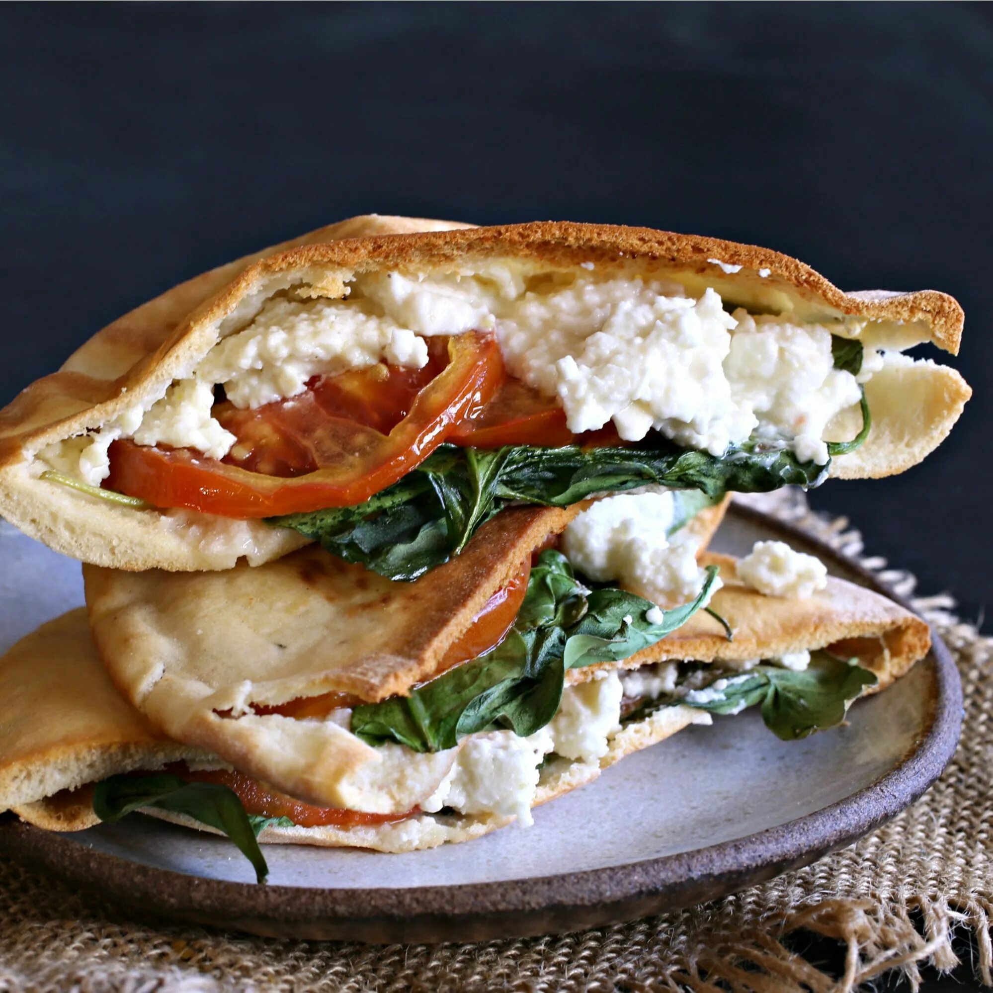 пита рецепты с питой. пита с начинкой. пита рецепты с питой. пита с начинкой. салат на лепешке.