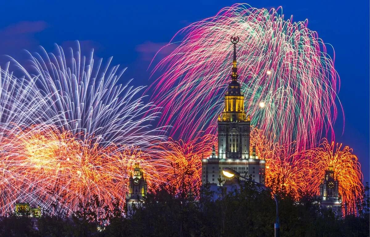 Салют в Москве 2022. Парк Победы салют. Салют Победы 9 мая. Салют Победы в Москве.