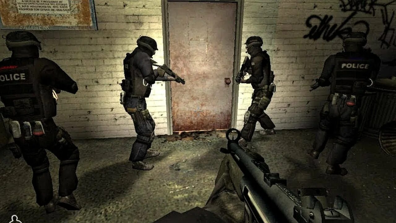 Террорист из контр страйк. Swat 4 мультиплеер. Swat 4 русский спецназ. Сват 4 игра. 4 против спецназа.