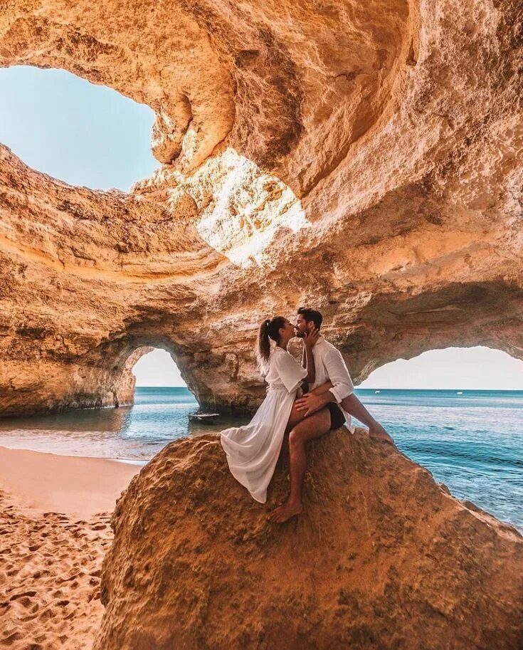 Natural couple. Бенагил в Алгарве Португалия. Пещера в Алгарве, Португалия. Романтичное место. Самые романтичные места.