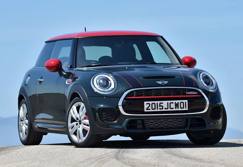 Мини мини контент. Мерседес мини Купер. Mini Cooper JCW 2015. Мерседес мини мини Купер. Мерседес бенз миникупер.