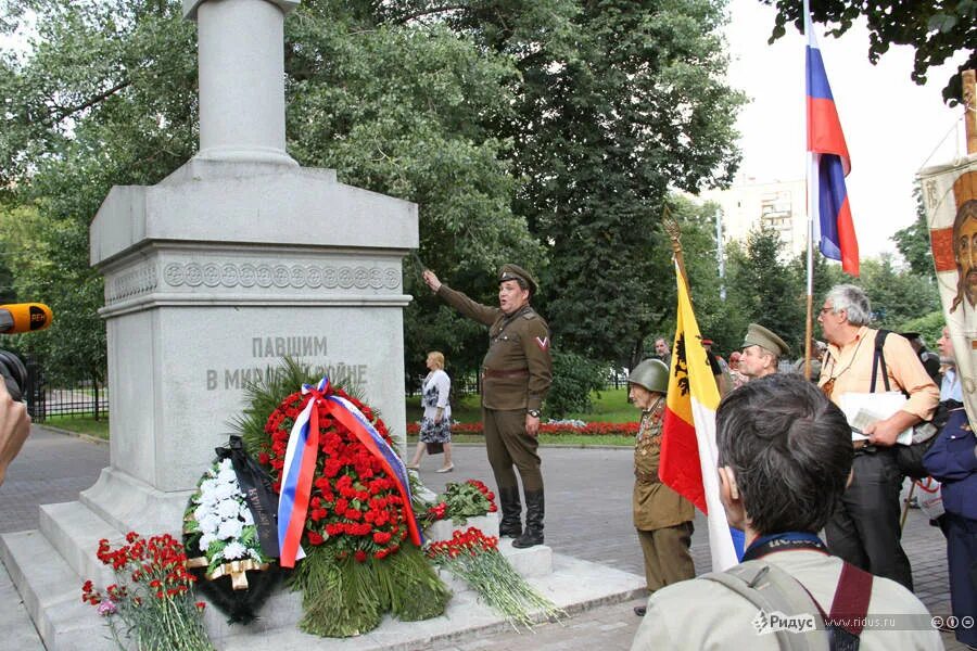 Мемориальный комплекс героев первой мировой войны в Москве. Мемориальный комплекс героев первой мировой войны. Кладбище героям войны. Демонстрации в защиту "мемориала" фото.