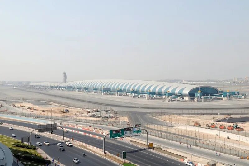 Image of Landing views at Dubai International Airport (DXB)-LP233081-Picxy