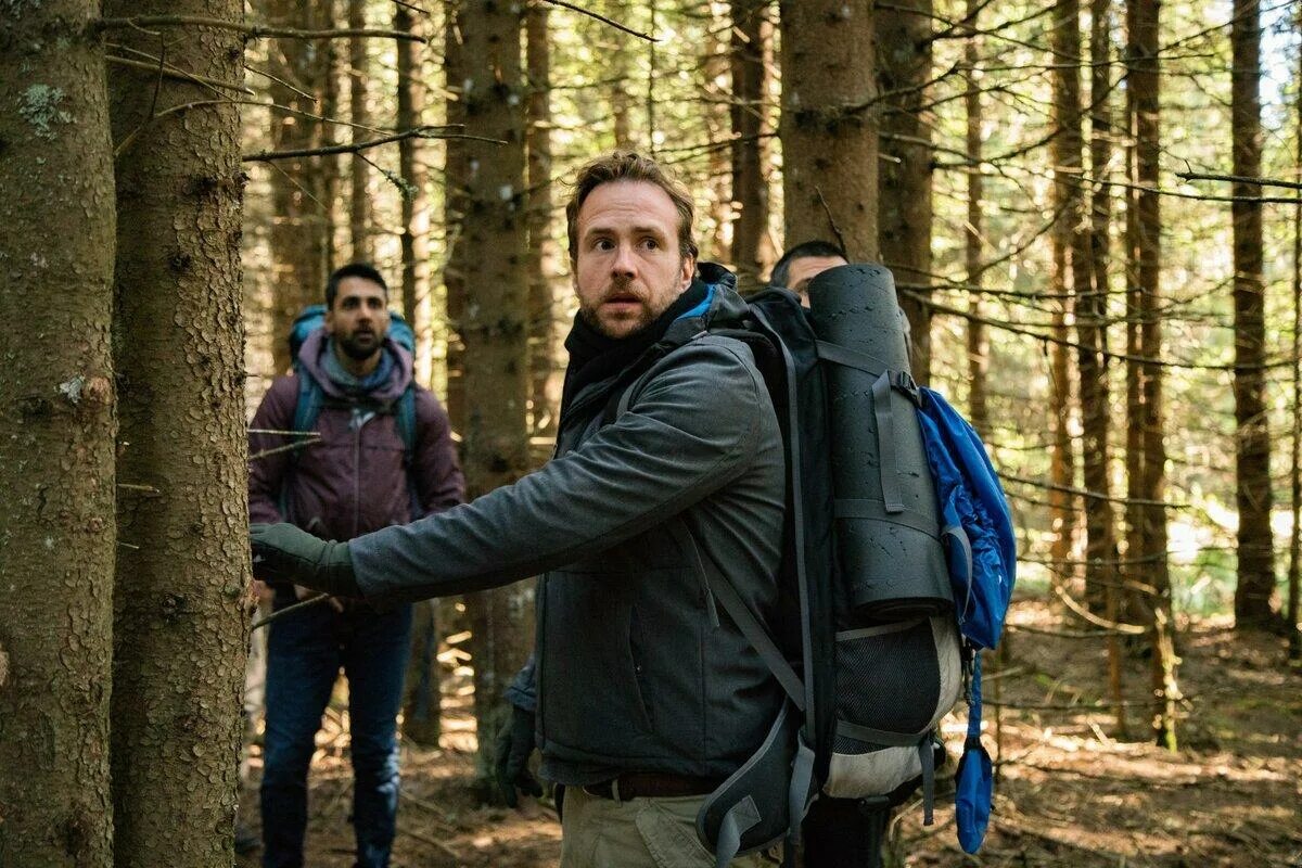 Люди будут жить в лесу. Ритуал адам Нэвилл фильм. Фильм ритуал (2017) the Ritual. Ритуал фильм Хатч. Ритуал фильм 2007.